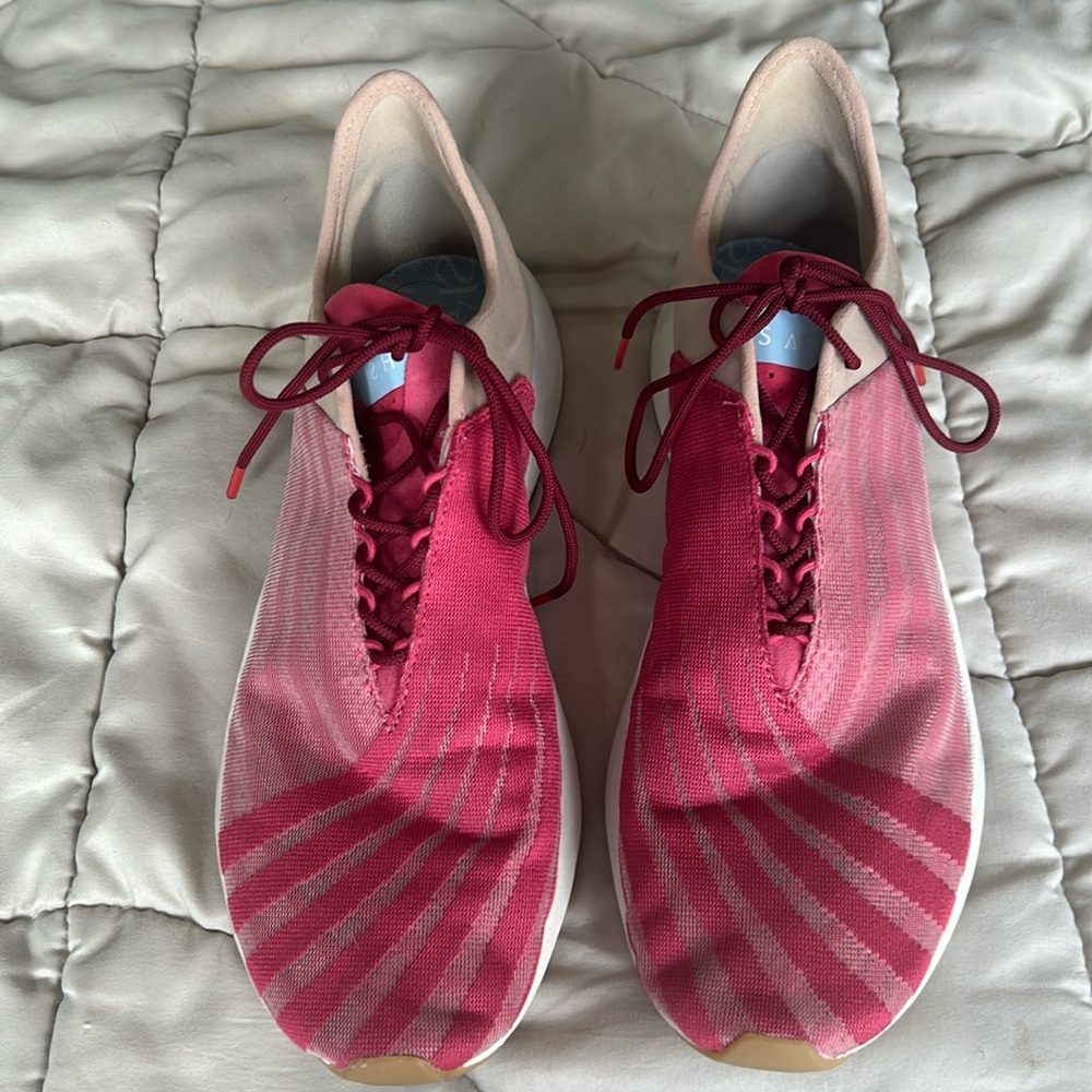 Saysh sneakers in fantastic condition.